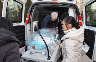 新龙县妇婴监护型护送