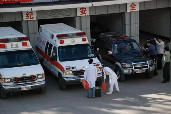 新龙县救护车转院